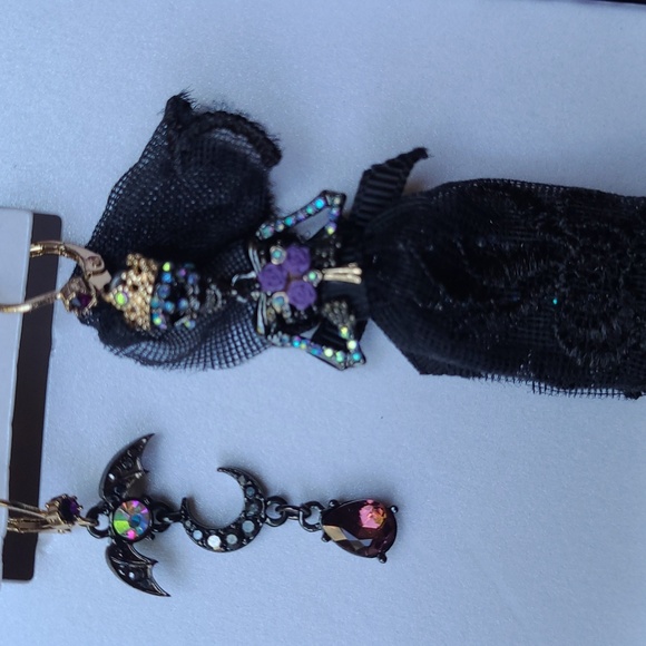 NIB Halloween Betsey Johnson mismatched Day of the Dead bride earrings bat - Picture 2 of 4